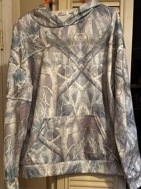 New without tags, FME Grey & Taupe lightweight Camo Hoodie size XL